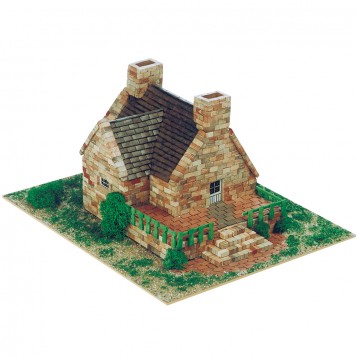 01407-refugio-07-house-model-kit